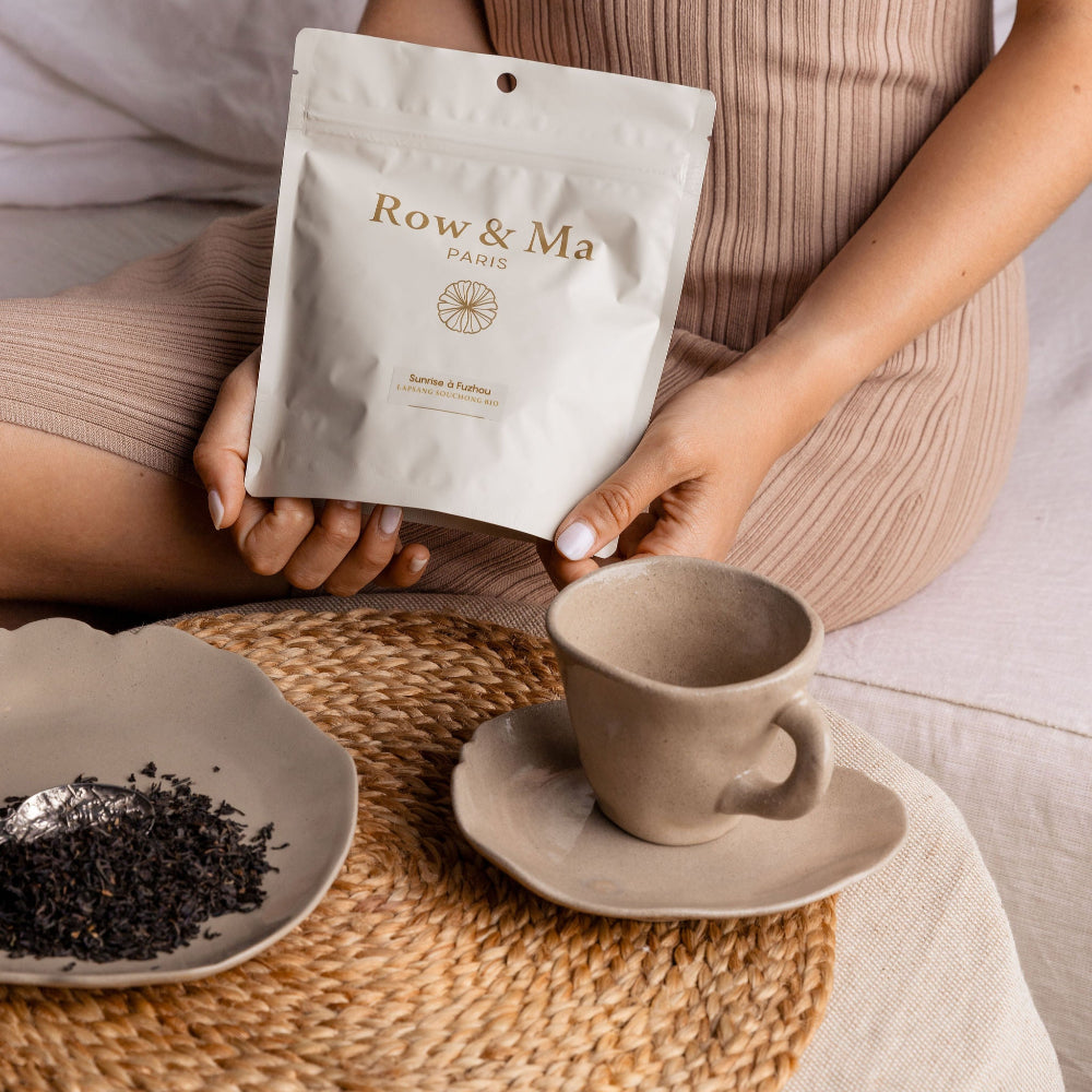 Sunrise à Fuzhou — thé noir Lapsang Souchong bio pochette 20 sachets Row & Ma Paris