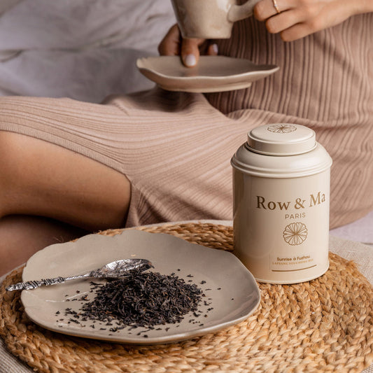 Sunrise à Fuzhou — thé noir Lapsang Souchong bio boite 100g Row & Ma Paris